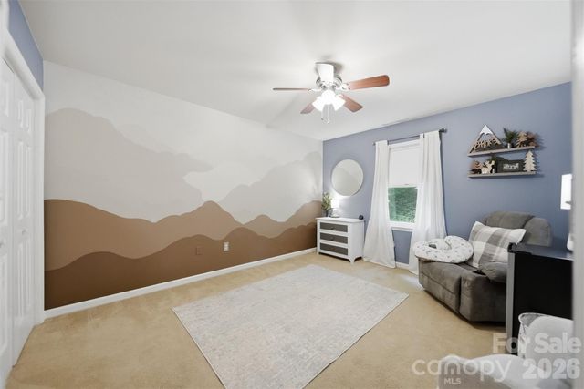 6089 Northlake Drive, Hickory, NC 28601
