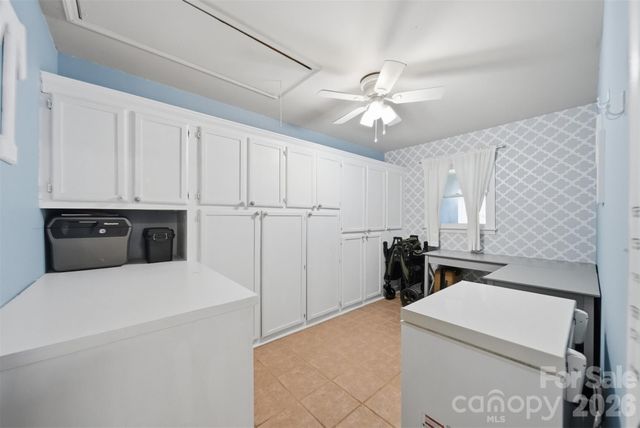 6089 Northlake Drive, Hickory, NC 28601