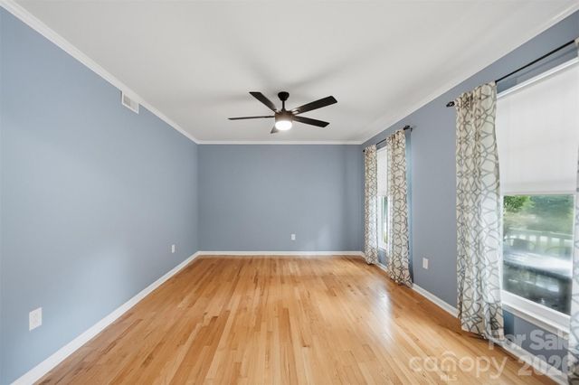6089 Northlake Drive, Hickory, NC 28601