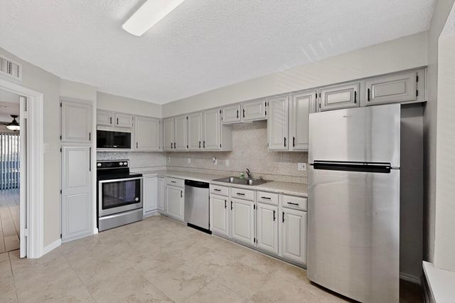 5840 Spring Valley Road 810, Dallas, TX 75254