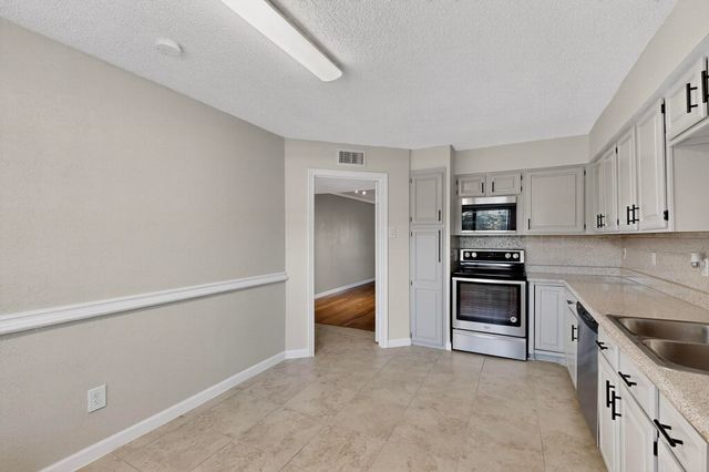 5840 Spring Valley Road 810, Dallas, TX 75254