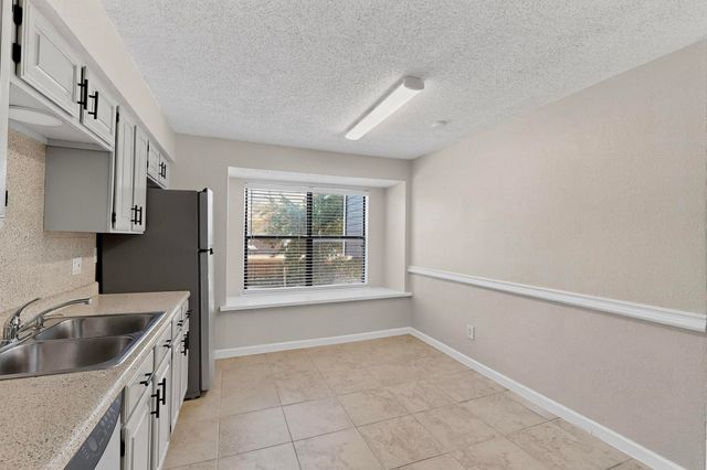 5840 Spring Valley Road 810, Dallas, TX 75254