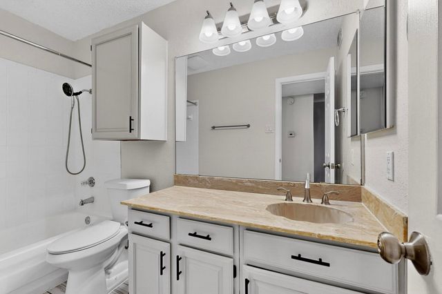 5840 Spring Valley Road 810, Dallas, TX 75254