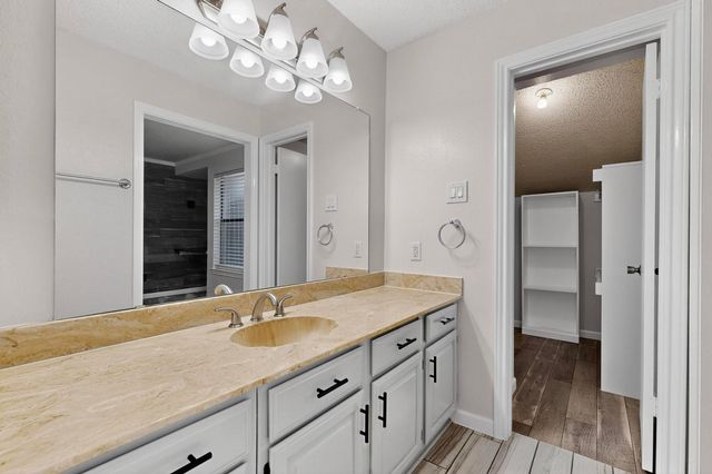 5840 Spring Valley Road 810, Dallas, TX 75254