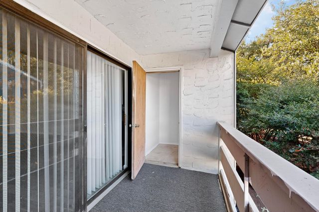 5840 Spring Valley Road 810, Dallas, TX 75254