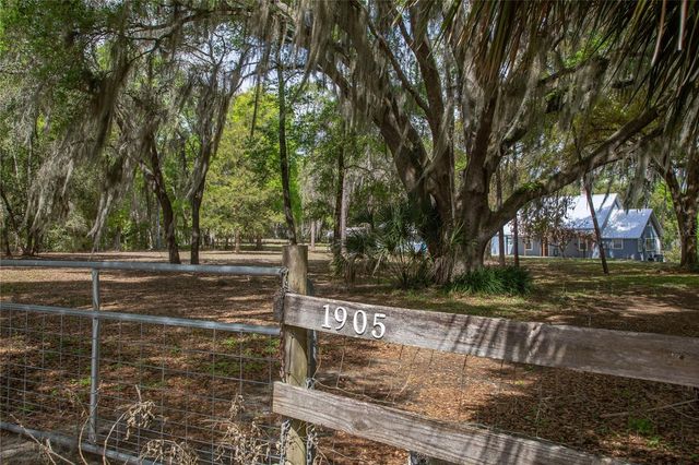 1905 MYRTLE LAKE AVENUE, Fruitland Park, FL 34731