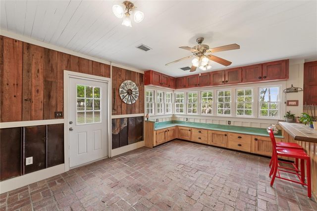 1905 MYRTLE LAKE AVENUE, Fruitland Park, FL 34731