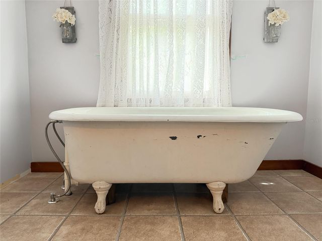 1905 MYRTLE LAKE AVENUE, Fruitland Park, FL 34731