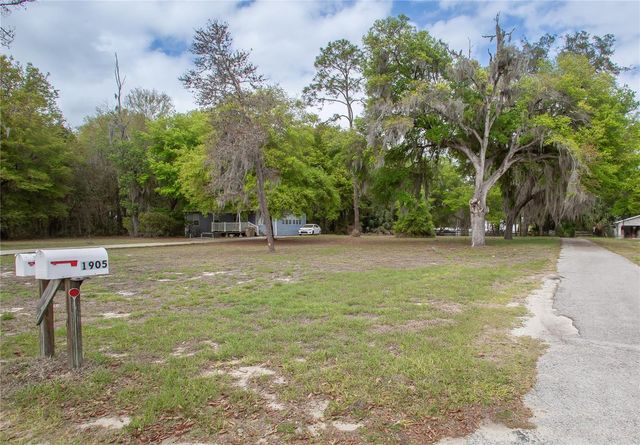 1905 MYRTLE LAKE AVENUE, Fruitland Park, FL 34731