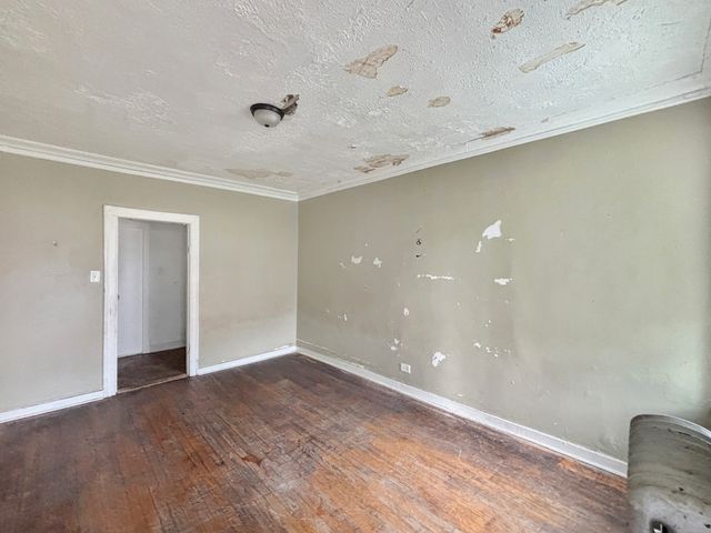 7136 S East End Avenue, Chicago, IL 60649
