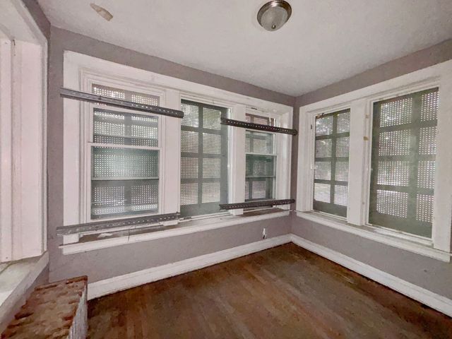 7136 S East End Avenue, Chicago, IL 60649