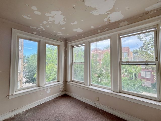 7136 S East End Avenue, Chicago, IL 60649