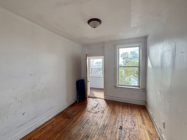 7136 S East End Avenue, Chicago, IL 60649