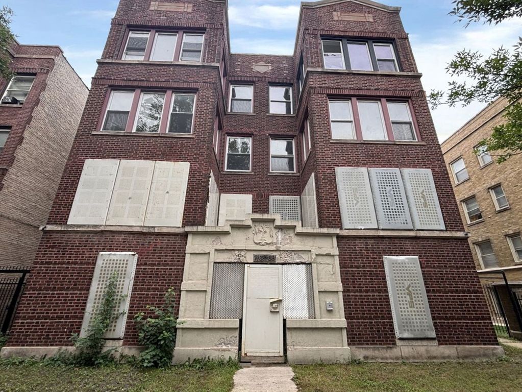 7136 S East End Avenue, Chicago, IL 60649