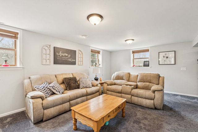 701 Woodland Lane, Marengo, IL 60152