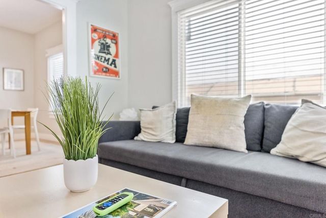 2432 3Rd Street, Santa Monica, CA 90405