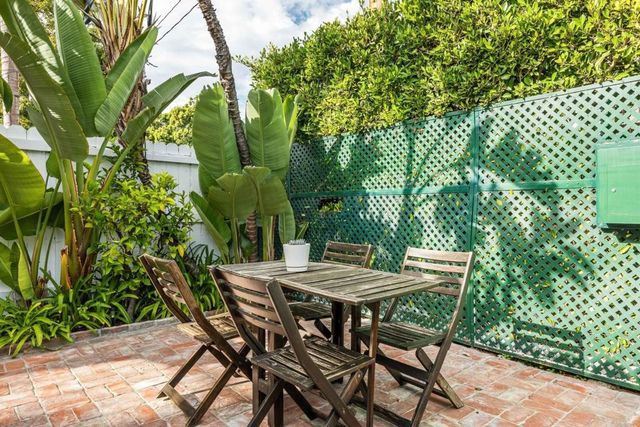 2432 3Rd Street, Santa Monica, CA 90405