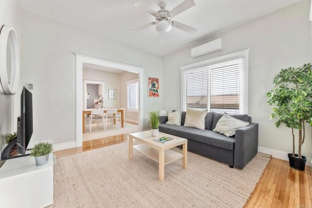 2432 3Rd Street, Santa Monica, CA 90405