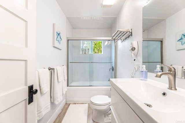 2432 3Rd Street, Santa Monica, CA 90405