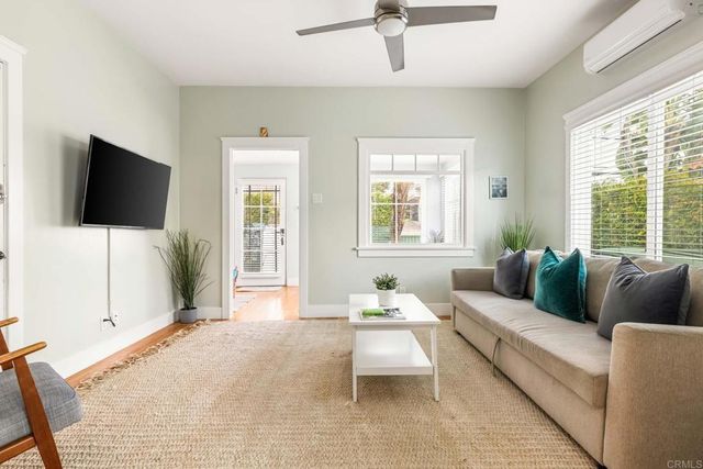 2432 3Rd Street, Santa Monica, CA 90405