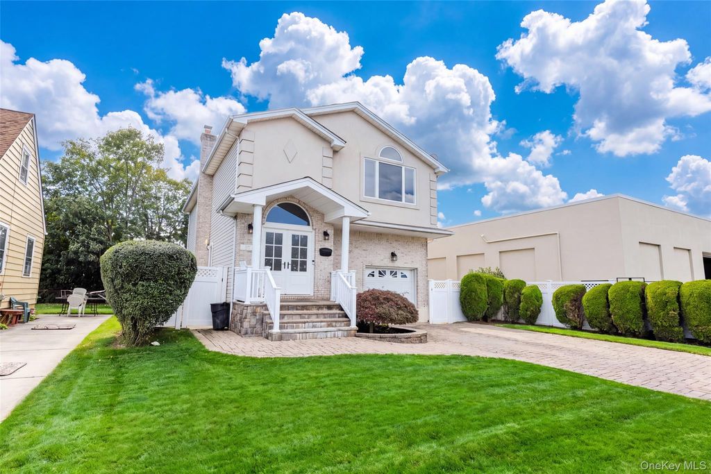 1079 Van Buren Avenue, Franklin Square, NY 11010 — photo 3