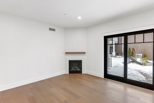 134 Court St 1, Plymouth, MA 02360