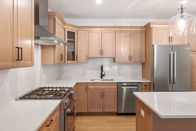 134 Court St 1, Plymouth, MA 02360