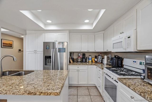 345 N Melrose Dr H, Vista, CA 92083