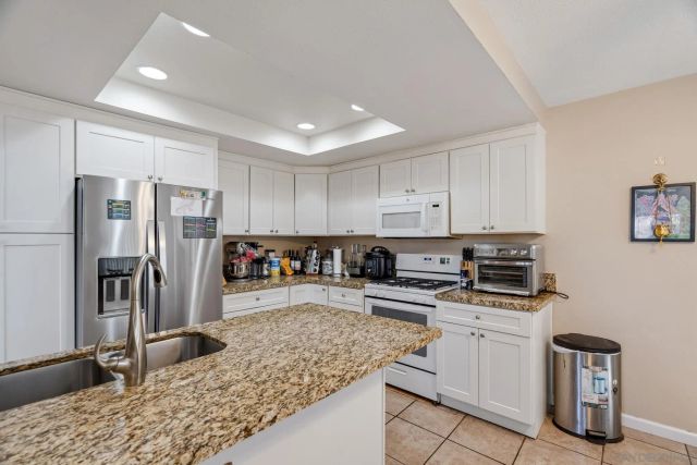 345 N Melrose Dr H, Vista, CA 92083