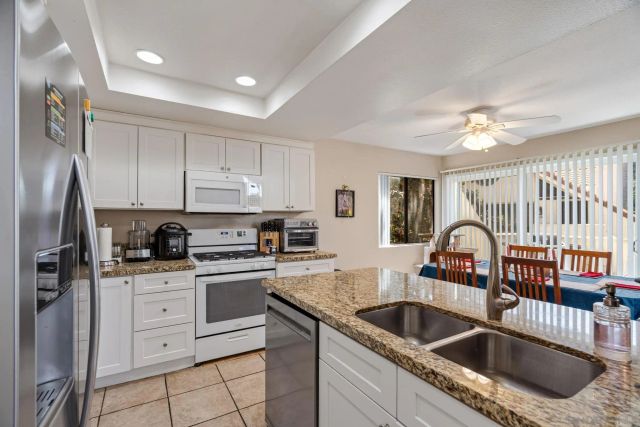 345 N Melrose Dr H, Vista, CA 92083