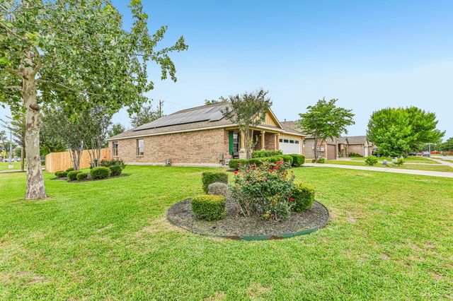 1520 Kothman DR, Hutto, TX 78634