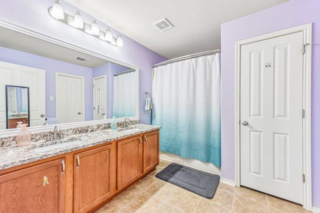 1520 Kothman DR, Hutto, TX 78634