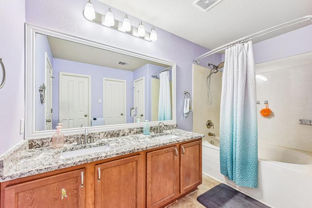 1520 Kothman DR, Hutto, TX 78634