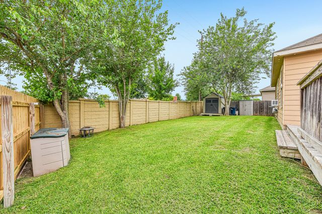 1520 Kothman DR, Hutto, TX 78634