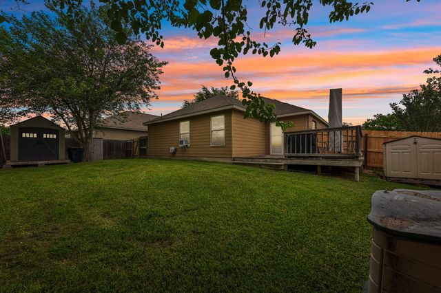 1520 Kothman DR, Hutto, TX 78634