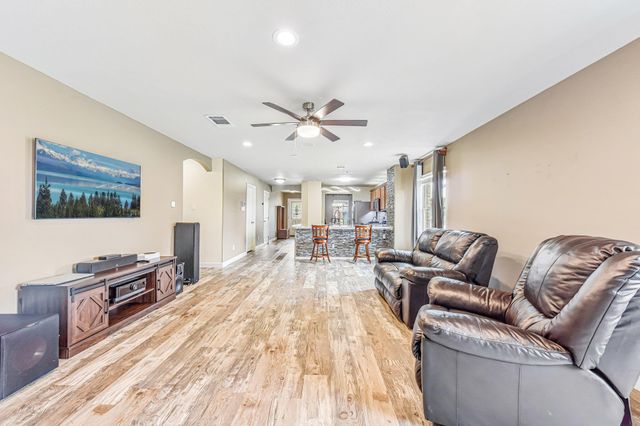 1520 Kothman DR, Hutto, TX 78634
