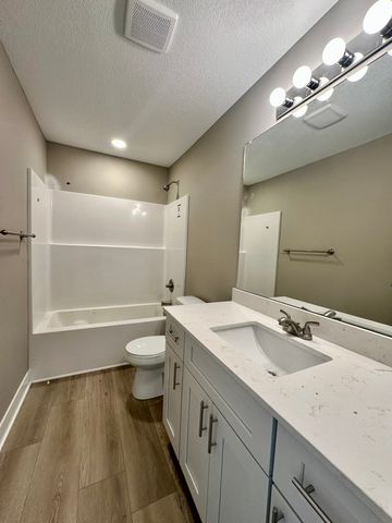 585 NW Georgetown Drive, Waukee, IA 50263