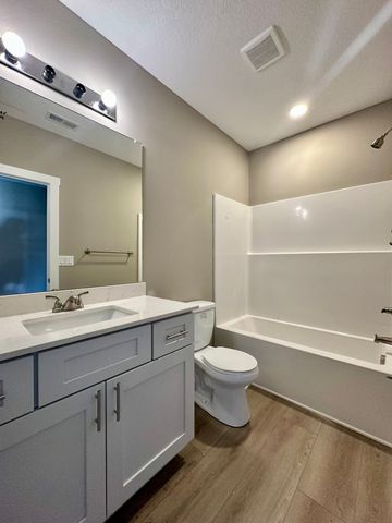 585 NW Georgetown Drive, Waukee, IA 50263