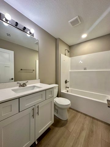 585 NW Georgetown Drive, Waukee, IA 50263