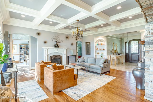 2823 Ash Ave, Louisville, KY 40245