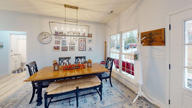 150 Beaverdam Cabin Rd, Camden, TN 38320