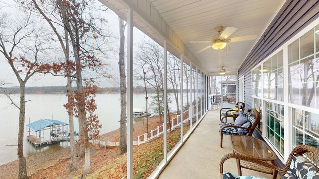 150 Beaverdam Cabin Rd, Camden, TN 38320
