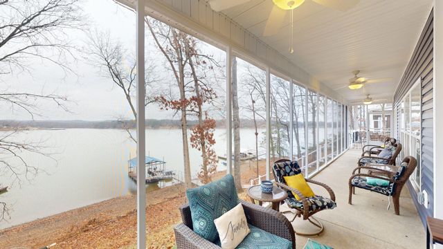 150 Beaverdam Cabin Rd, Camden, TN 38320