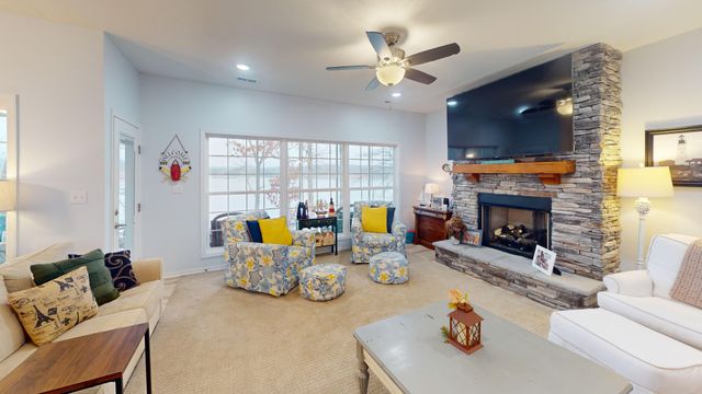 150 Beaverdam Cabin Rd, Camden, TN 38320