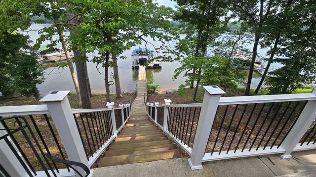 150 Beaverdam Cabin Rd, Camden, TN 38320