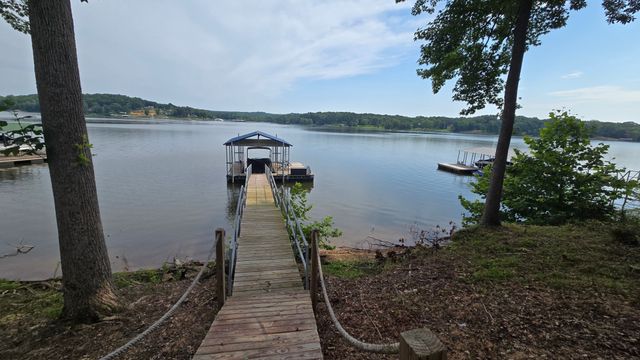 150 Beaverdam Cabin Rd, Camden, TN 38320