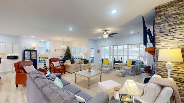 150 Beaverdam Cabin Rd, Camden, TN 38320