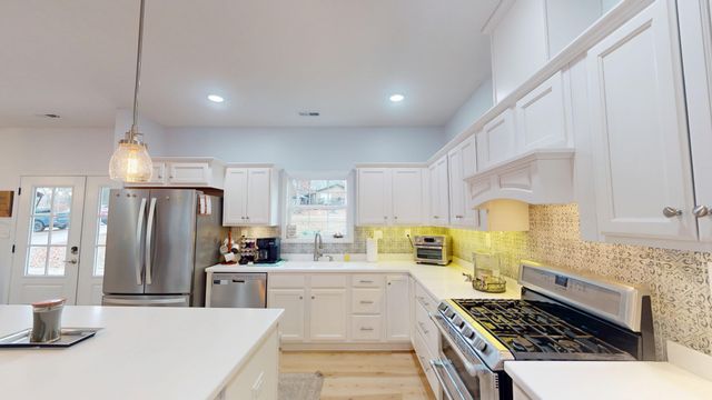 150 Beaverdam Cabin Rd, Camden, TN 38320