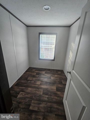 300 RIDGE RD #42, Etters, PA 17319