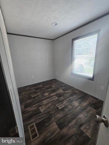 300 RIDGE RD #42, Etters, PA 17319